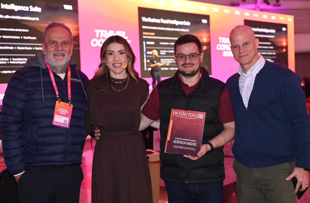 Jordana Souza e Luiz Moura, da VOLL, entre Artur Luiz Andrade e Jos&eacute; Guilherme Alcorta, da PANROTAS