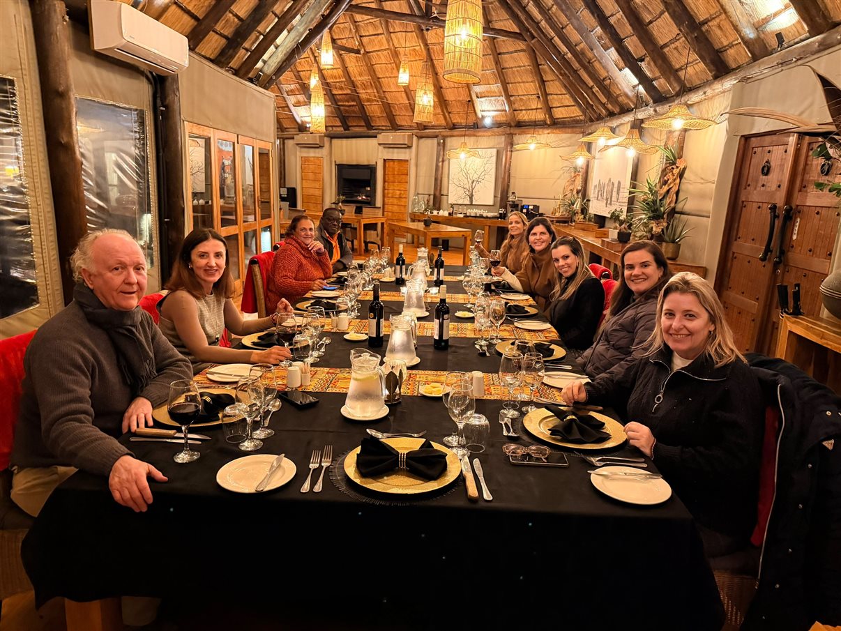 Famtur da Diversa celebra início da Rota Jardim com jantar exclusivo e regado à vinho sul-africano pinotage.