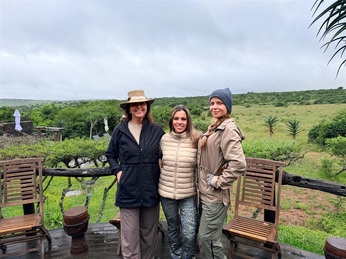 Vanessa Neves (Eventho Turismo), Nathalia Bondiolli (Z2 Travel) e Flávia Lourenço (Malamundi) se despedem do Bush Lodge