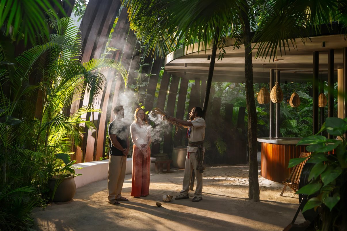 A experiência no Zamna Beach Club une luxo e charme costeiro à estada em Tulum