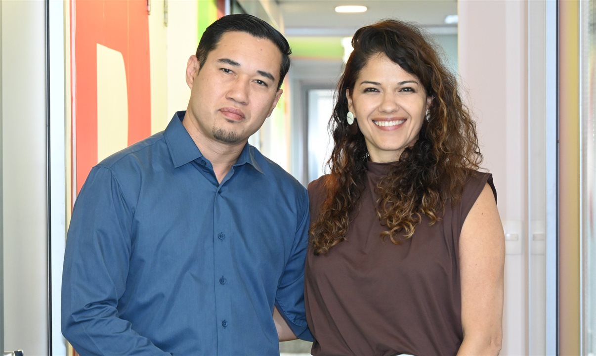 Rodrigo Hiroyama e Cibelle Ribeiro, da área de Loyalty e Parcerias Estratégicas da TAP no Brasil