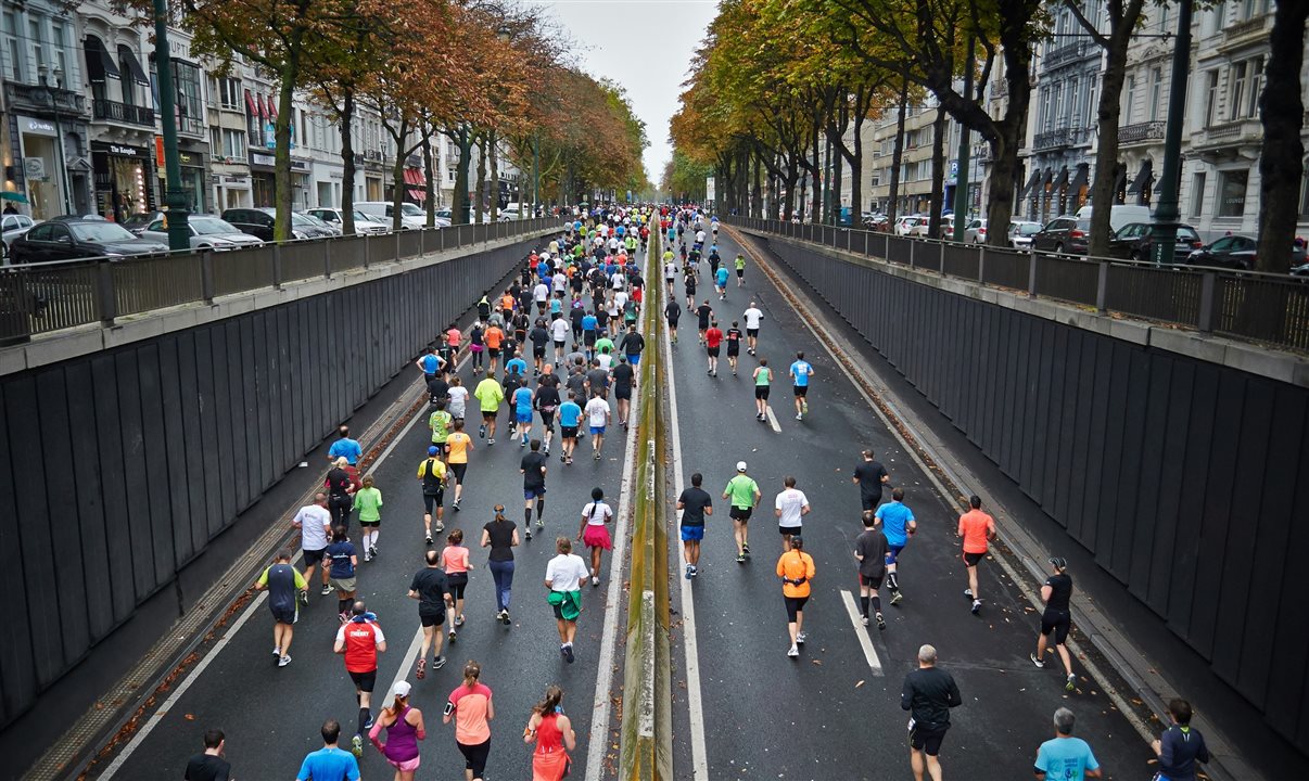 Corredores dos Estados Unidos impulsionam a demanda pelas maratonas de Chicago e Nova York, enquanto o interesse de viajantes da Índia, da Europa e do Brasil continua crescendo