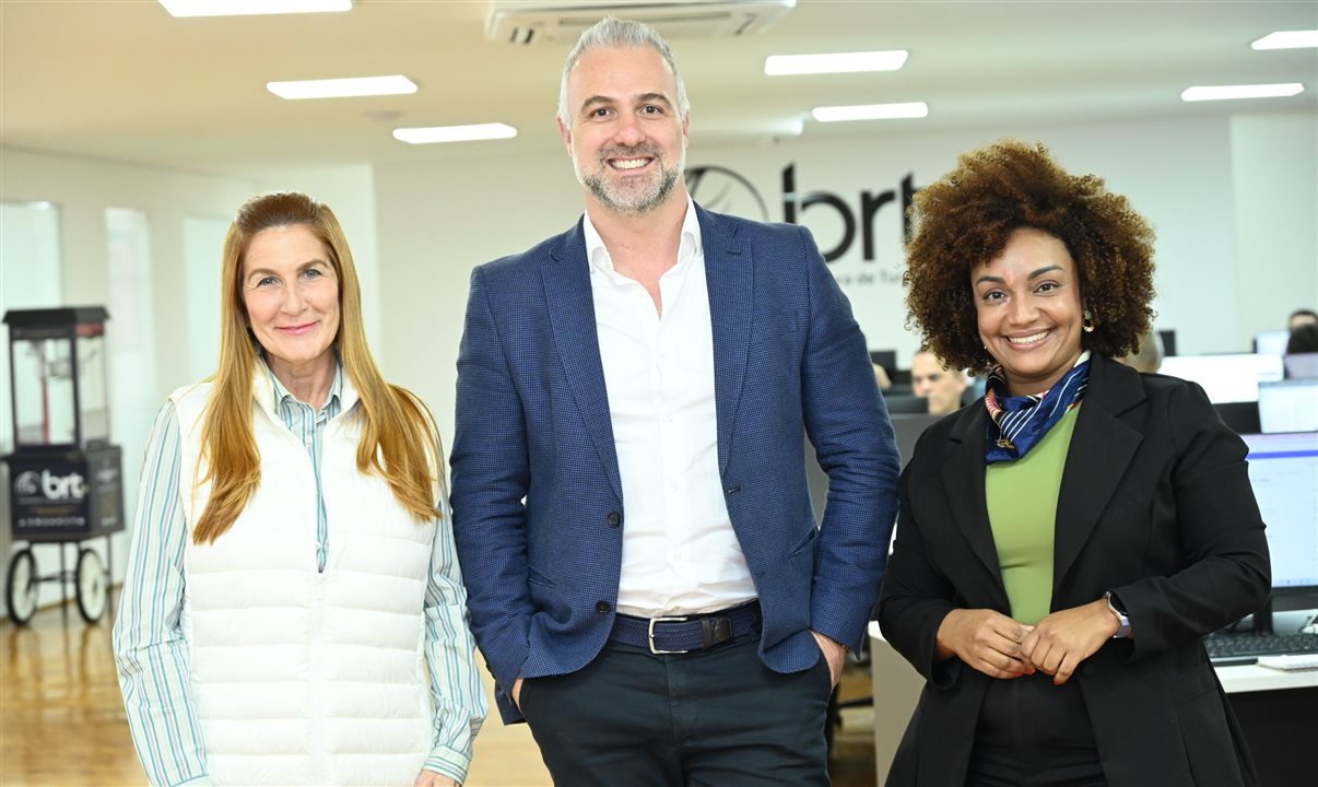Andrea Galletti, gerente de Produtos Internacionais, Fabrício Romero, head de Produtos Nacionais e Internacionais, e Luziane Silva, negociadora de Produtos Nacionais da BRT Operadora