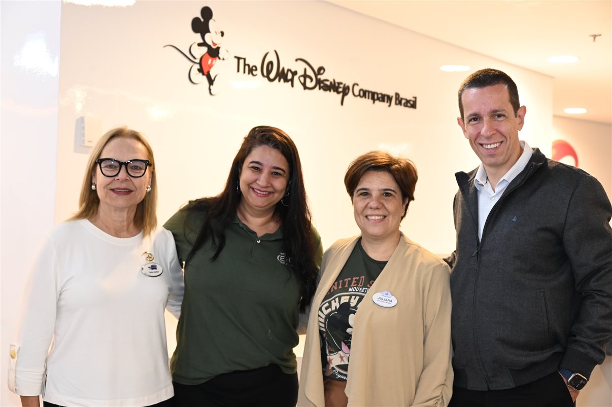 Cintia Kerber, da Personal RGE Tours, Flavia Cruz, da EHTL, Juliana Belotti, da Disney Destinations, e Flavio Louro, da EHTL
