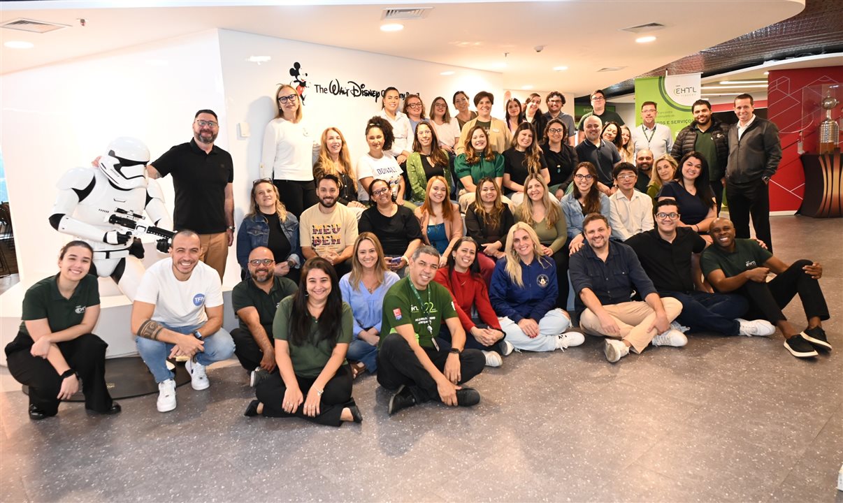 Cerca de 50 agentes de viagens parceiros da EHTL participaram do evento no escritório da Disney