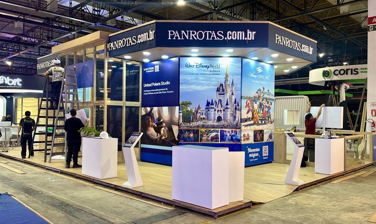 Estande PANROTAS sendo montado no Expo Center Norte