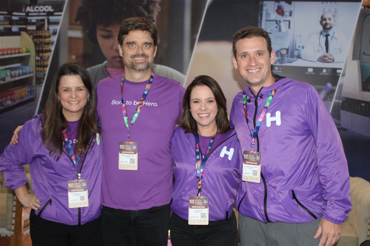 Jacqueline Ledo, Raphael Swierczynski, Luciana Volante e Guilherme Wroclawski, da Hero Seguros