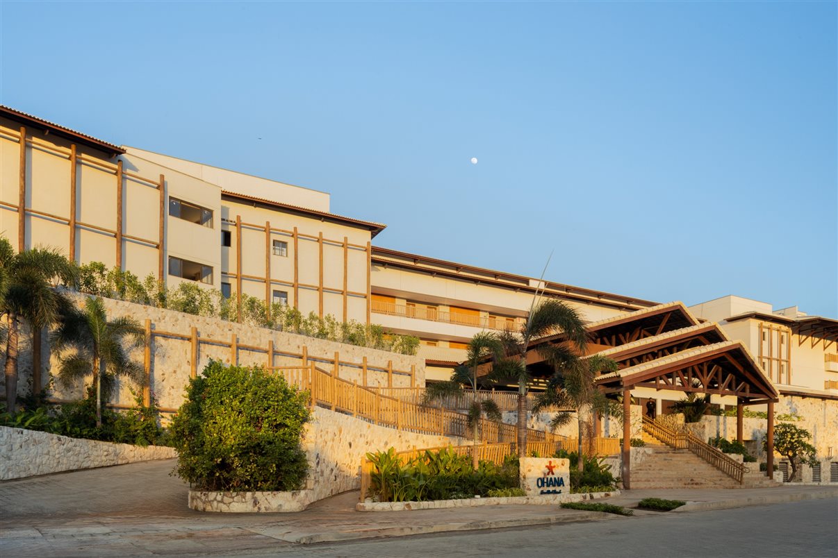 Fachada do Ohana Beach Park Resort