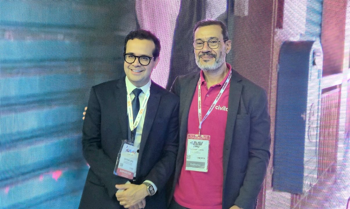 Gustavo Lopes, da Secretária de Turismo de SP, e Alexandre Oliveira, da Civitatis