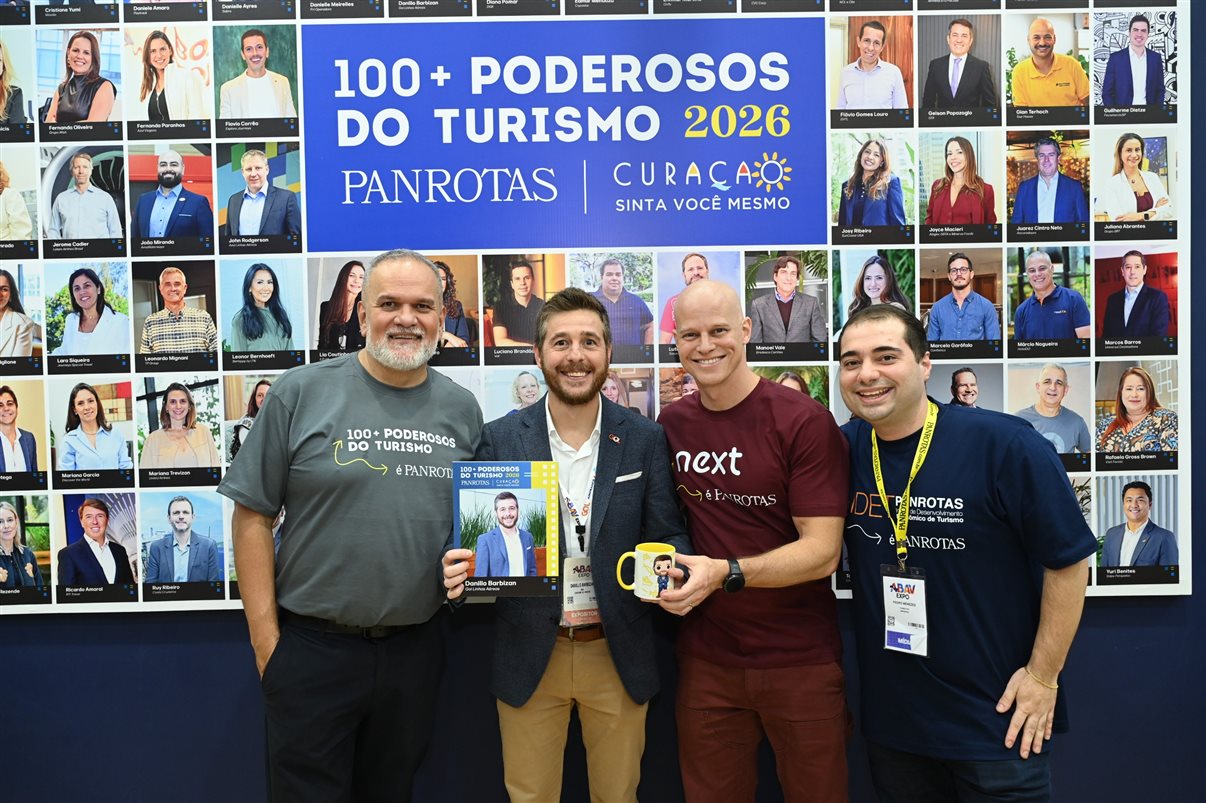 Danillo Barbizan, da Gol, com Artur Luiz Andrade, José Guilherme Alcorta e Pedro Menezes, da PANROTAS