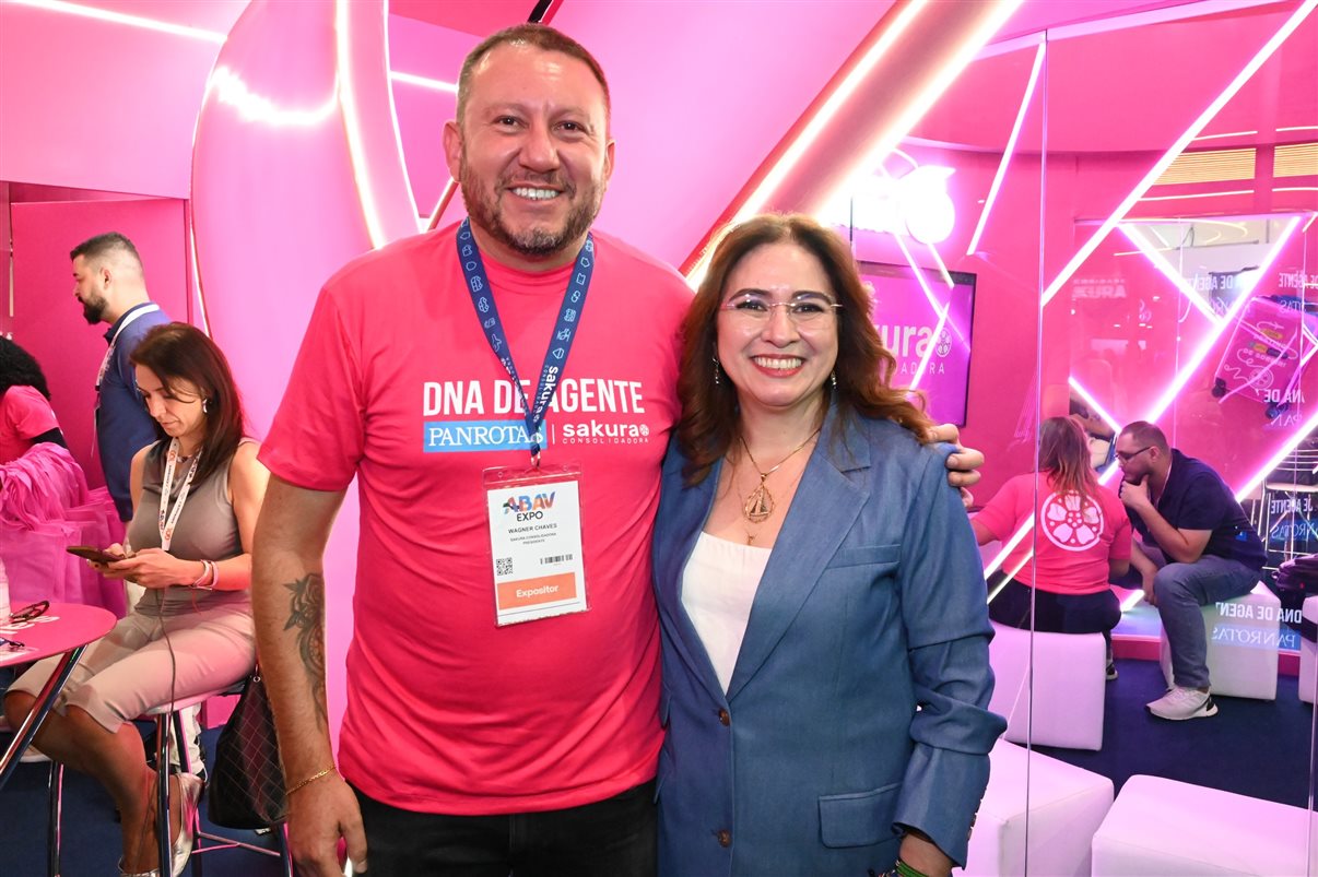 Wagner Chaves, da Sakura, e Ana Carolina Medeiros, da Abav Nacional