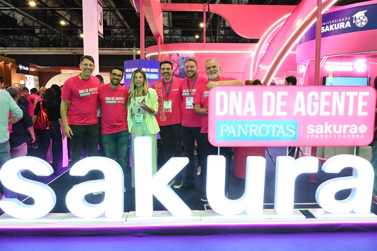 Ivana Malerba, da Ivana Malerba Viagens, com Ricardo Sidaras, Renato Sousa e Artur Luiz Andrade, da PANROTAS, e Fernando Lermi e Wagner Chaves, da Sakura