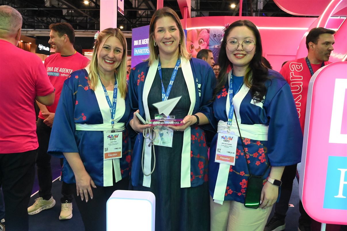 Thais Ieka, Monica Ieka e Ana Watanabe, da Century Travel