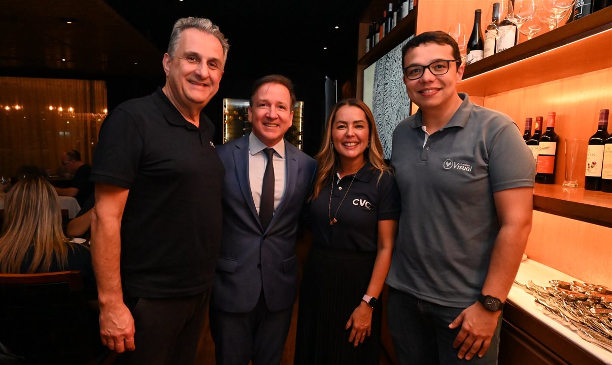 Claiton Armelin, da CVC Corp, Edmar Gadelha, da ABIH-RN, Marcela Sacramento, da CVC Corp, e Bruno Sá, da Visual Turismo