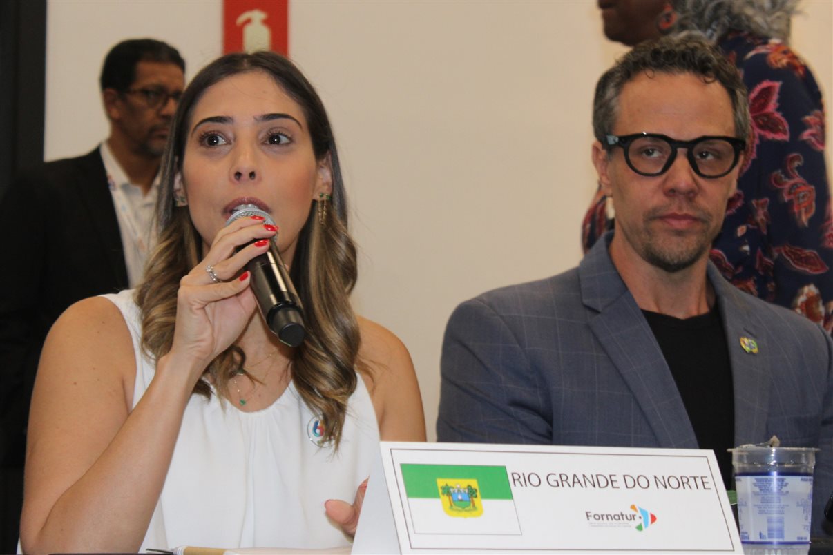 Marina Marinho, presidente do Fornatur, e Bruno Reis, presidente da Embratur