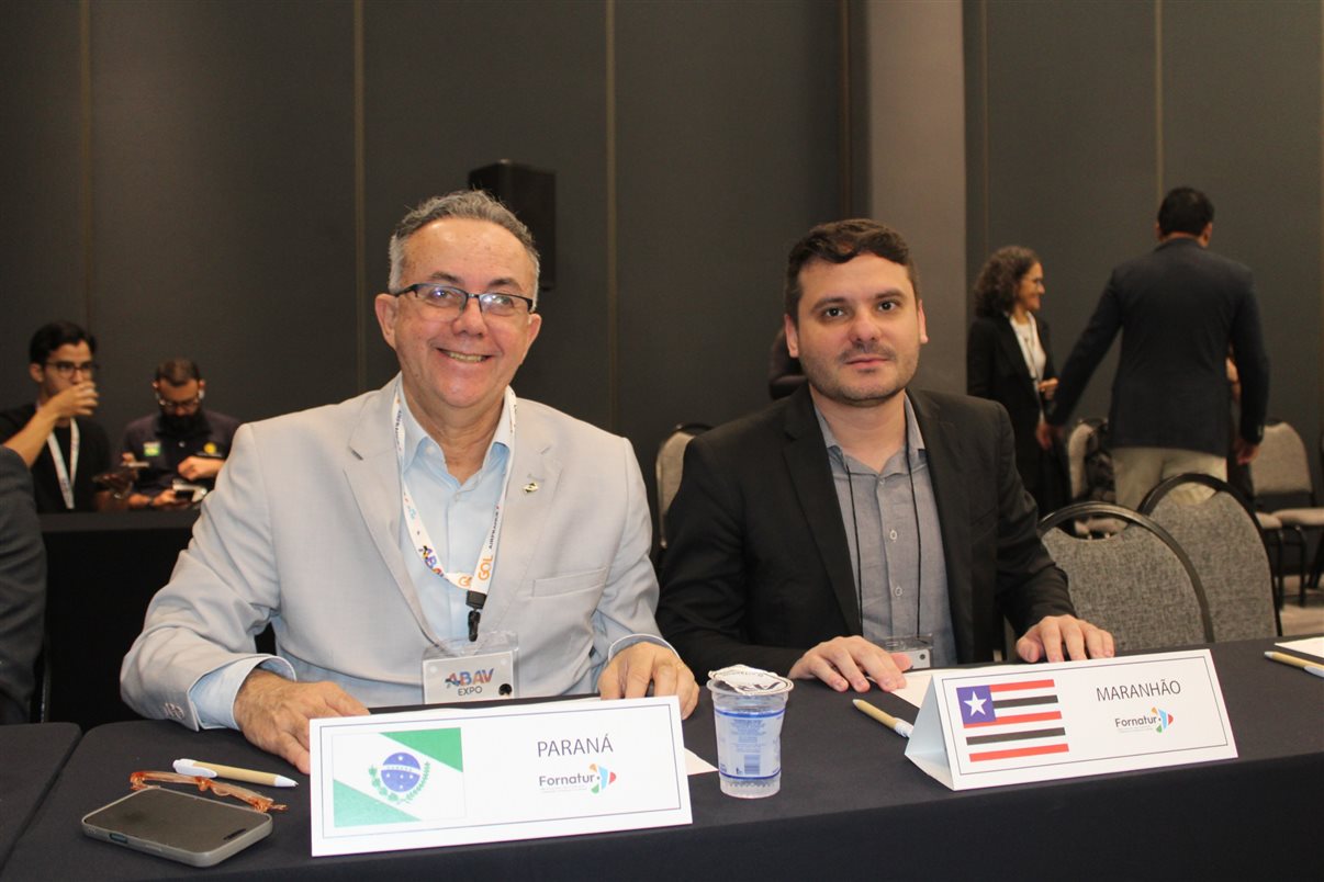 Luciano Bartolomeu, da Setur-PR, e Ruan Tavares, da Setur-MA