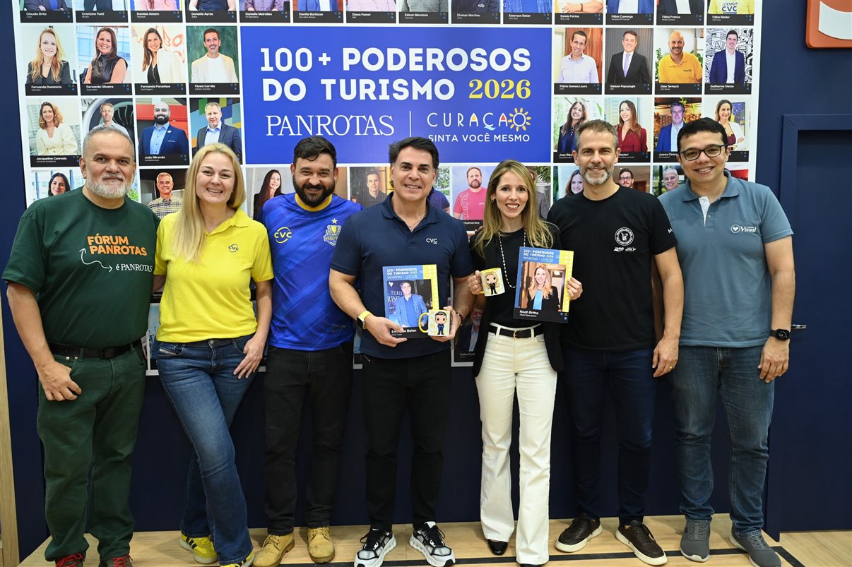 Artur Luiz Andrade, da PANROTAS, com Vivi Pio, Daniel Almeida, Emerson Belan, Noah Britto, Marvio Mansur e Bruno Sá, da CVC Corp
