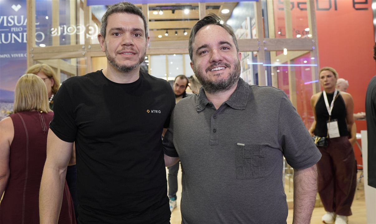 Juan Andrade, diretor de Vendas, RM e Distribuição da Livá, e Rafael Almeida, CEO