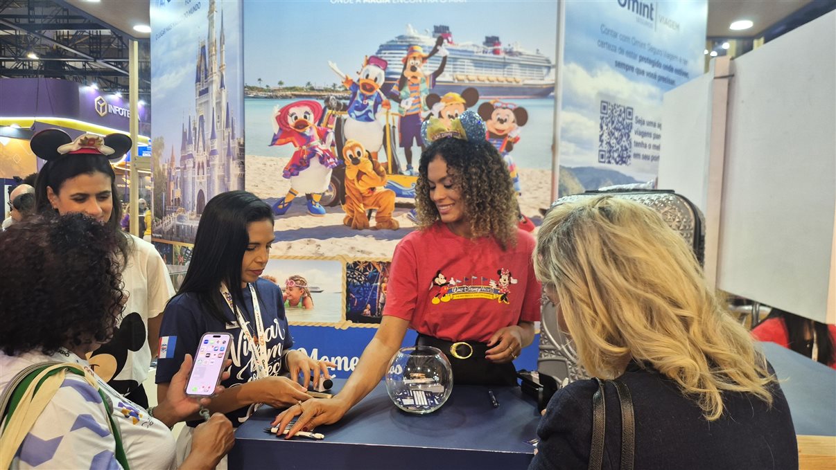 Ativação da Disney no estande da PANROTAS