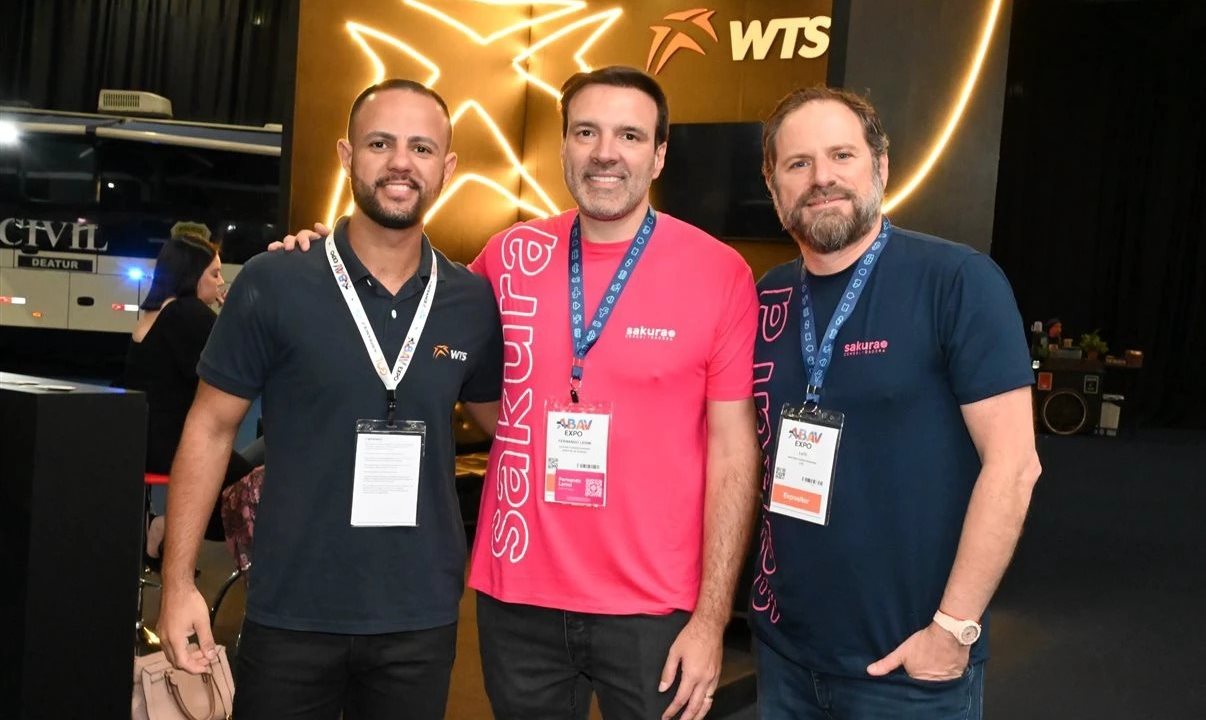 Dyuri Vargas, da WTS, com Fernando Lermi e Luti Guimarães, da Sakura