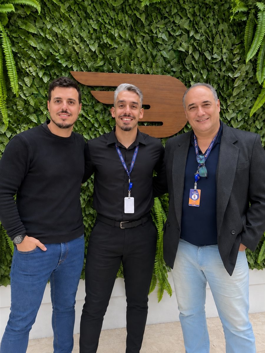 Kleber Vizaccro Carrascosa, Vanderlei Silvestre e Wagner Cotta