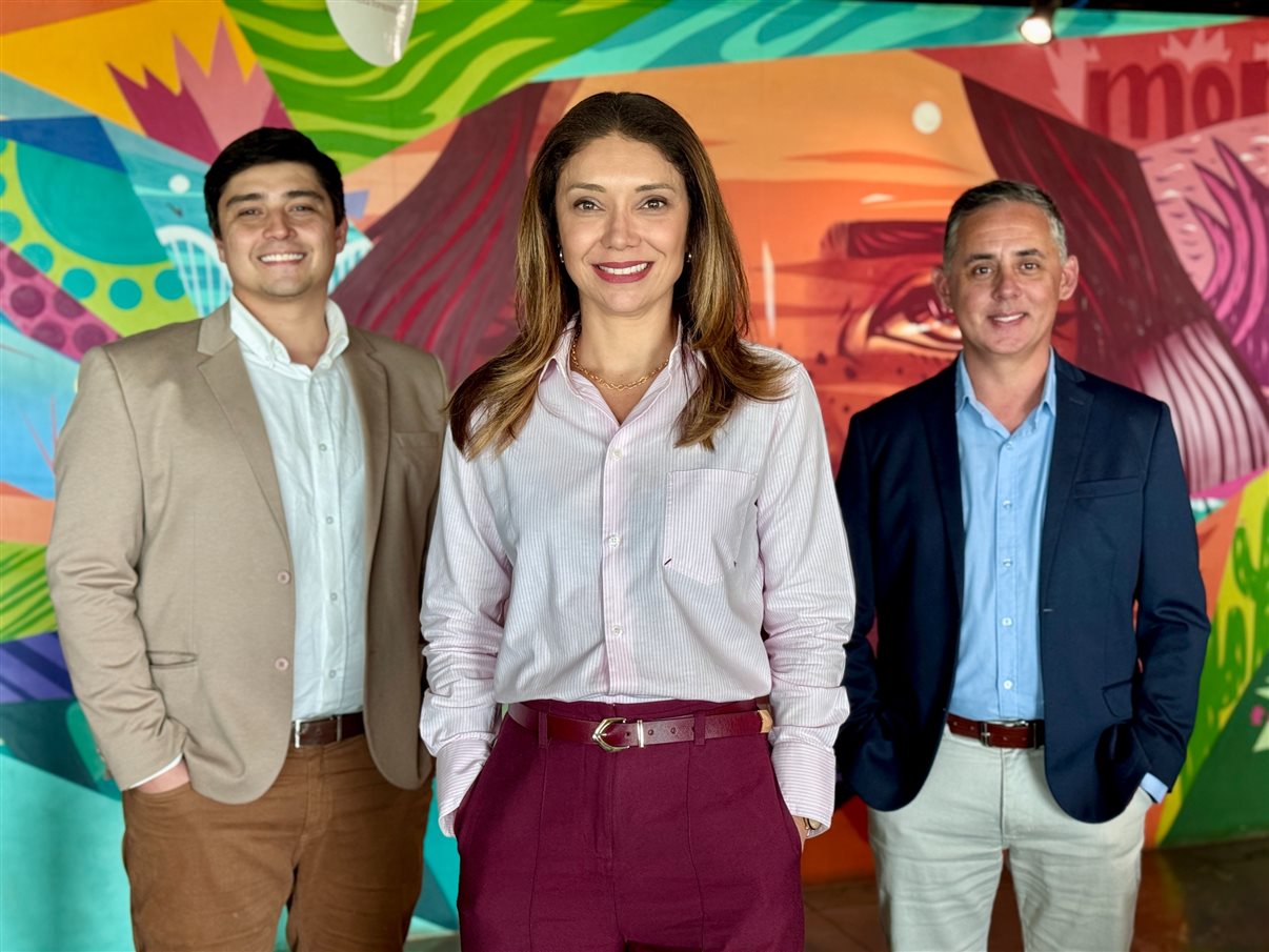 Rafael M. Nakamura (superintendente de Marketing e Vendas), Fabiana Castro (presidente) e Levilton Vilas Boas (superintendente de Operações)