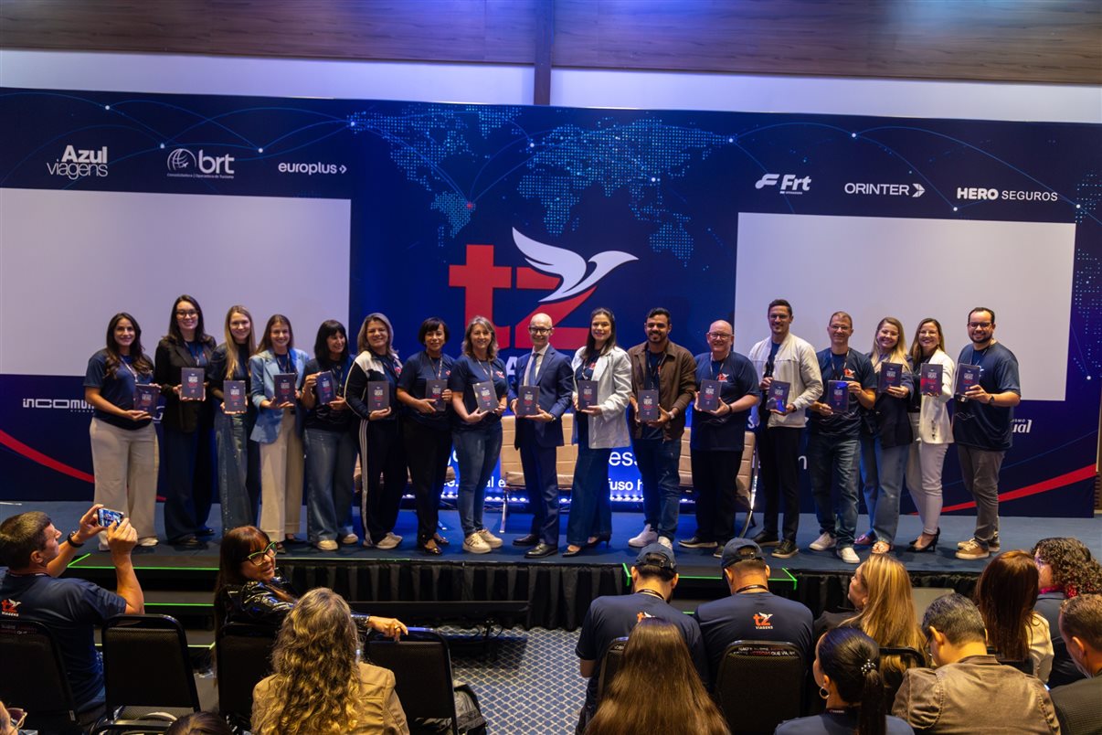 Homenagens na Convenção TZ Viagens 2026