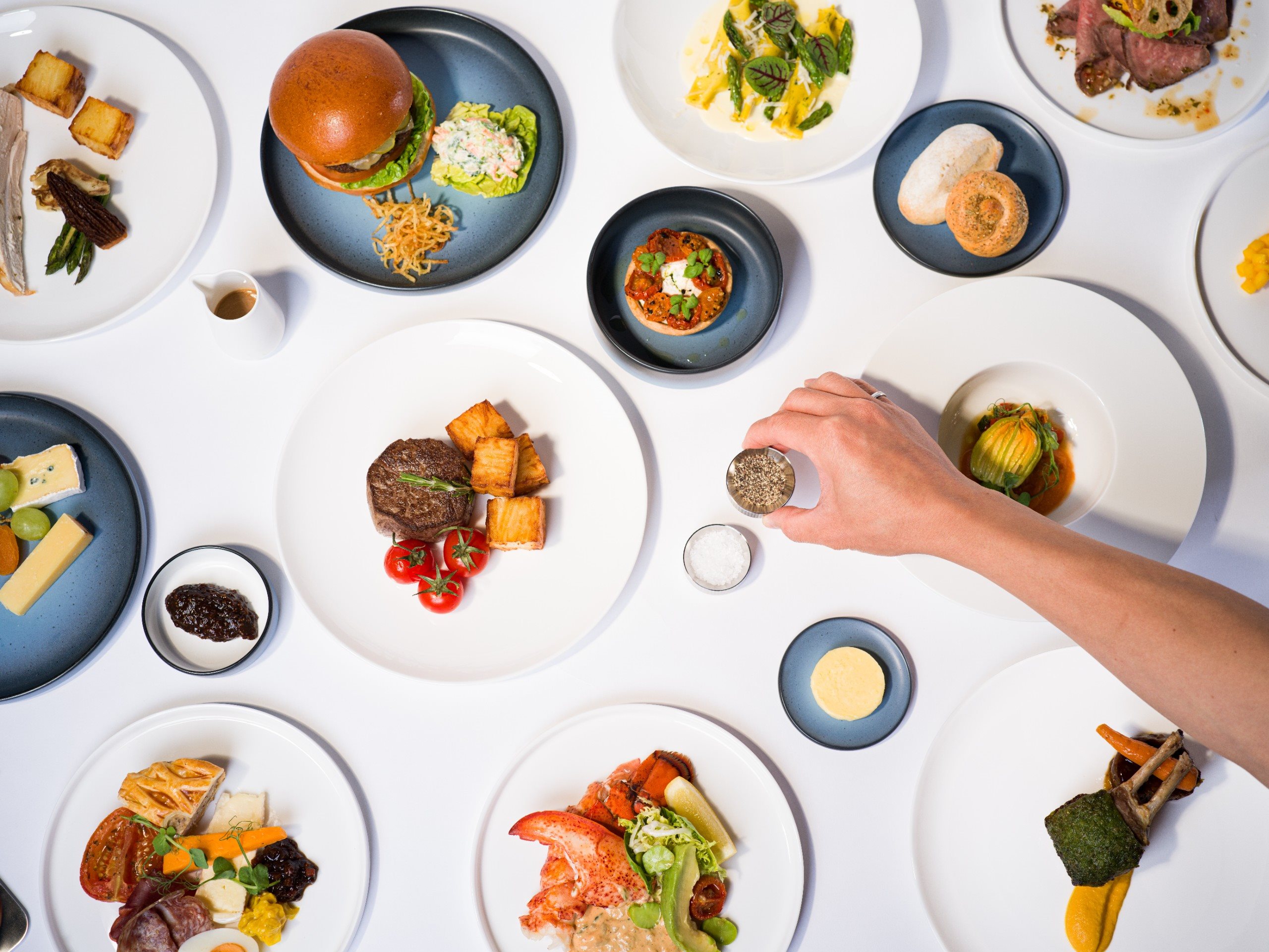 A gastronomia da First também foi renovada, com o conceito “From the Grill”, novas opções de pratos e um minibar integrado ao assento