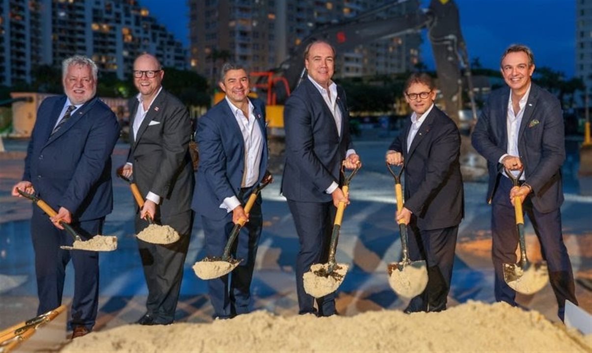 Cerimônia oficial de lançamento da primeira pá do Mandarin Oriental, Miami e The Residences at Mandarin Oriental, Miami