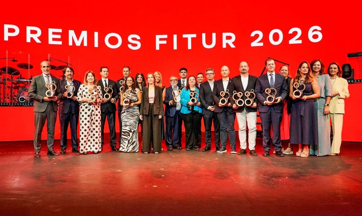 Evento contou com a presença de Ana Muñoz Llabrés, diretora geral de Política Turística do Ministério da Indústria e Turismo da Espanha; Marco Sansavini, presidente do Comitê Organizador da Fitur e CEO e presidente da Iberia; e Daniel Martínez, vice-presidente executivo da Ifema Madrid, além de outras autoridades e representantes dos destinos e projetos premiados