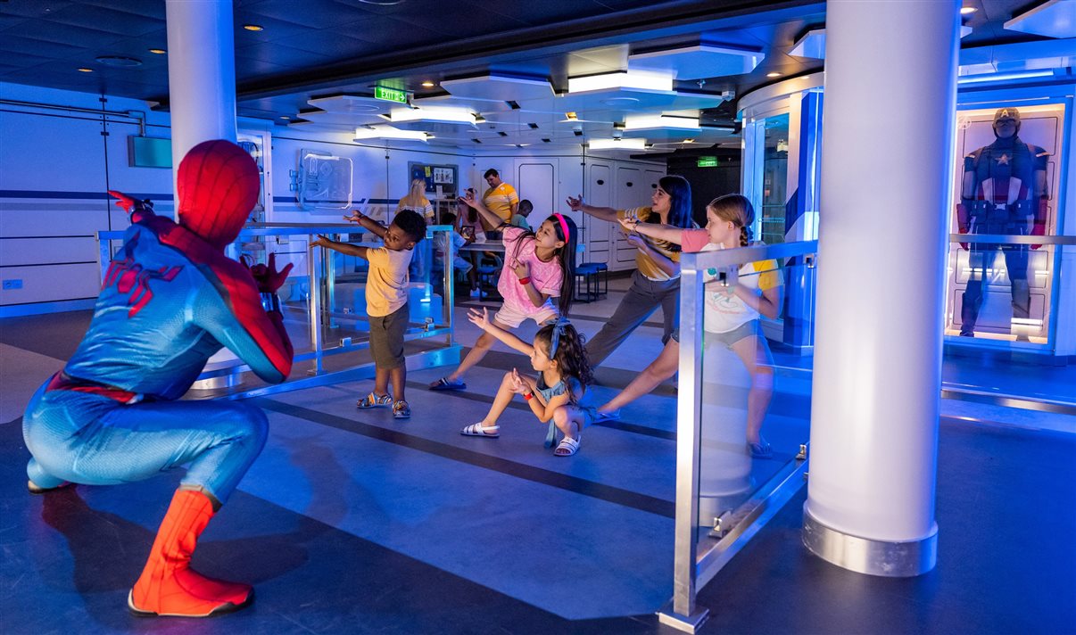 Na Marvel Hero Super Academy, os hóspedes poderão entrar no universo dos super-heróis em uma experiência interativa voltada para toda a família
