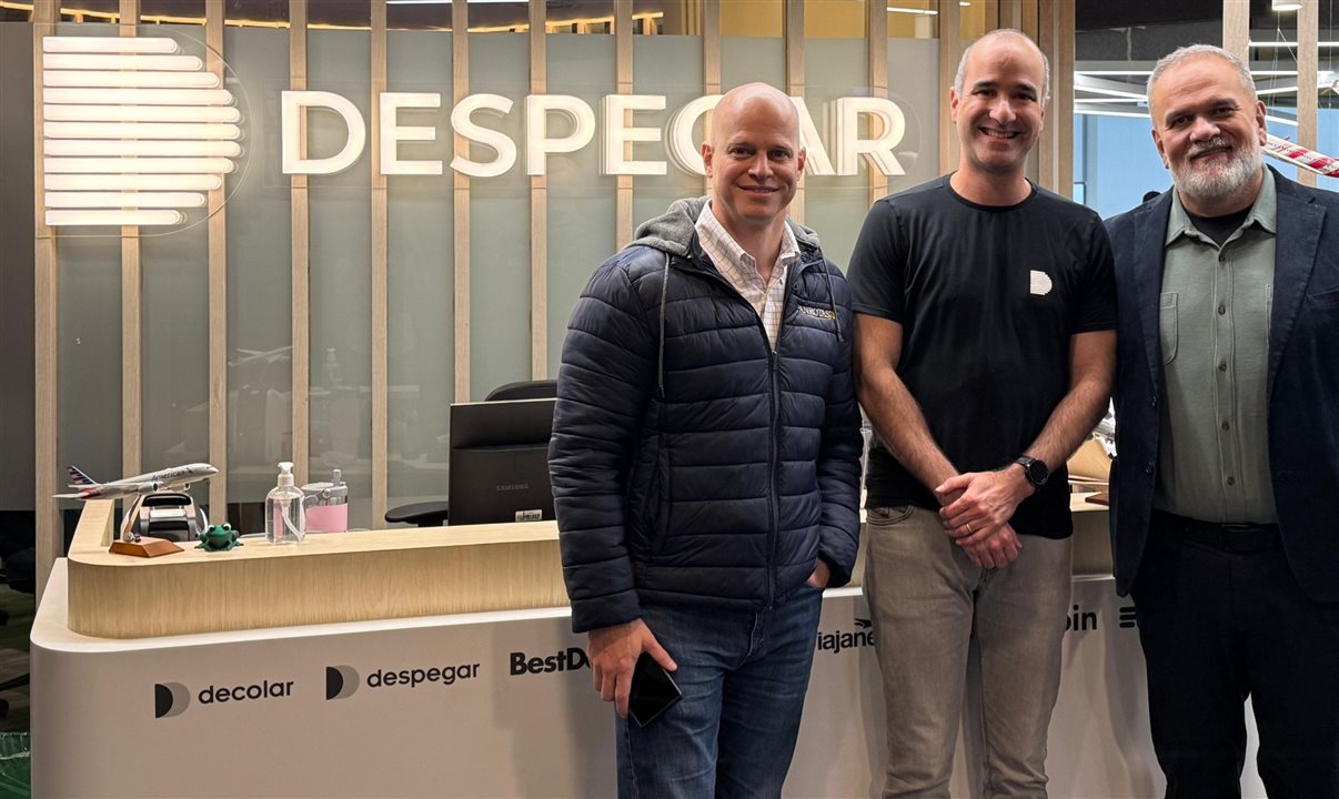 Zé Alcorta, CEO da PANROTAS, Renan Pinto, CFO do Grupo Despegar, e Artur Luiz Andrade, CCO da PANROTAS