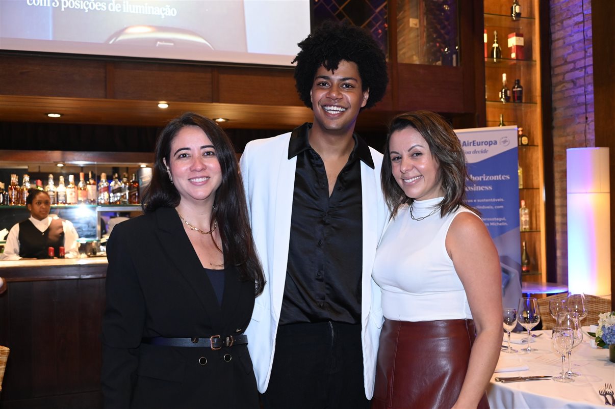 Mariana Fiore, da Air Europa, Guilherme Marques e Viviane Lucena, da PW