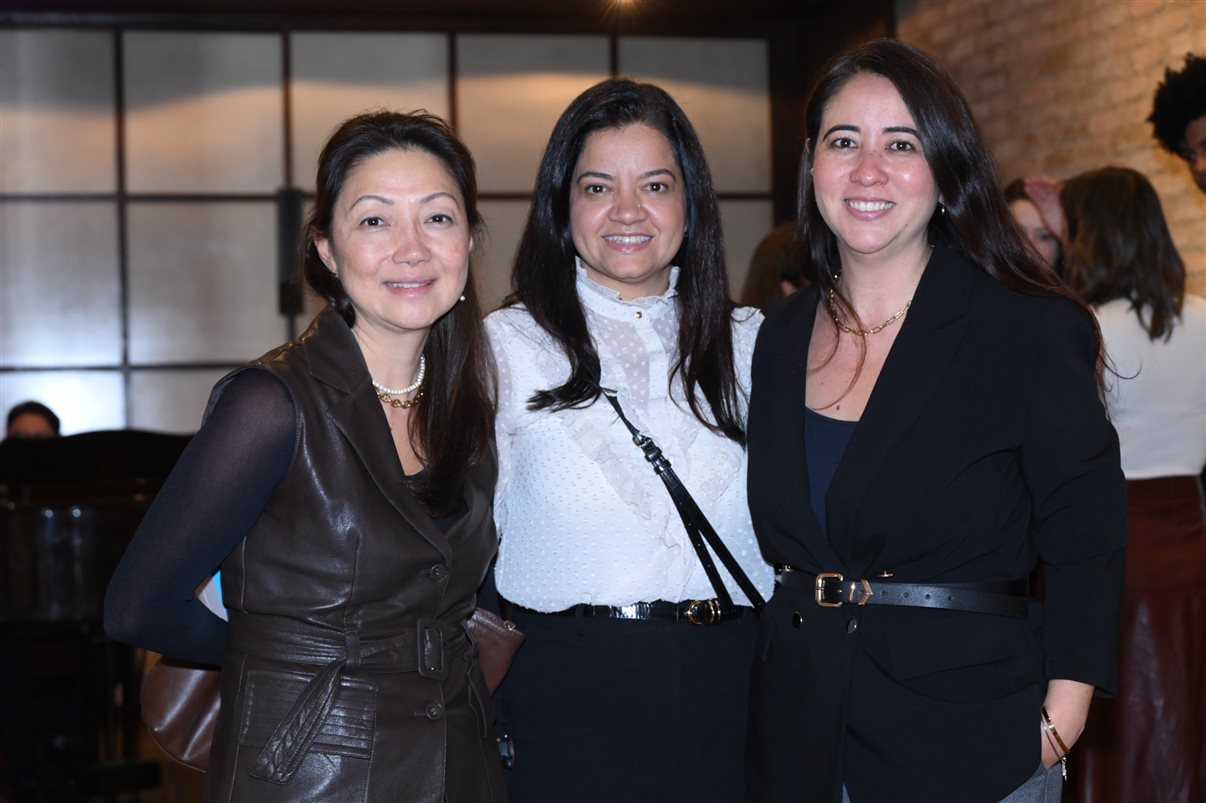 Keila Hanashiro, Daniela Dias, do Santander, e Mariana Fiore, da Air Europa
