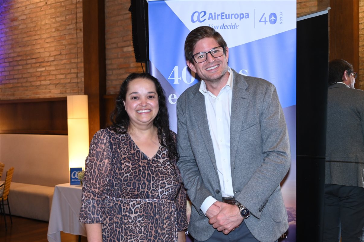 Adina Gomes, da Soprema, e Gonzalo Romero, da Air Europa