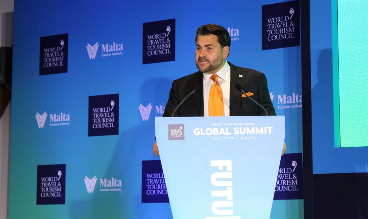 Nick Adams participou de entrevista coletiva em Malta, durante evento do WTTC