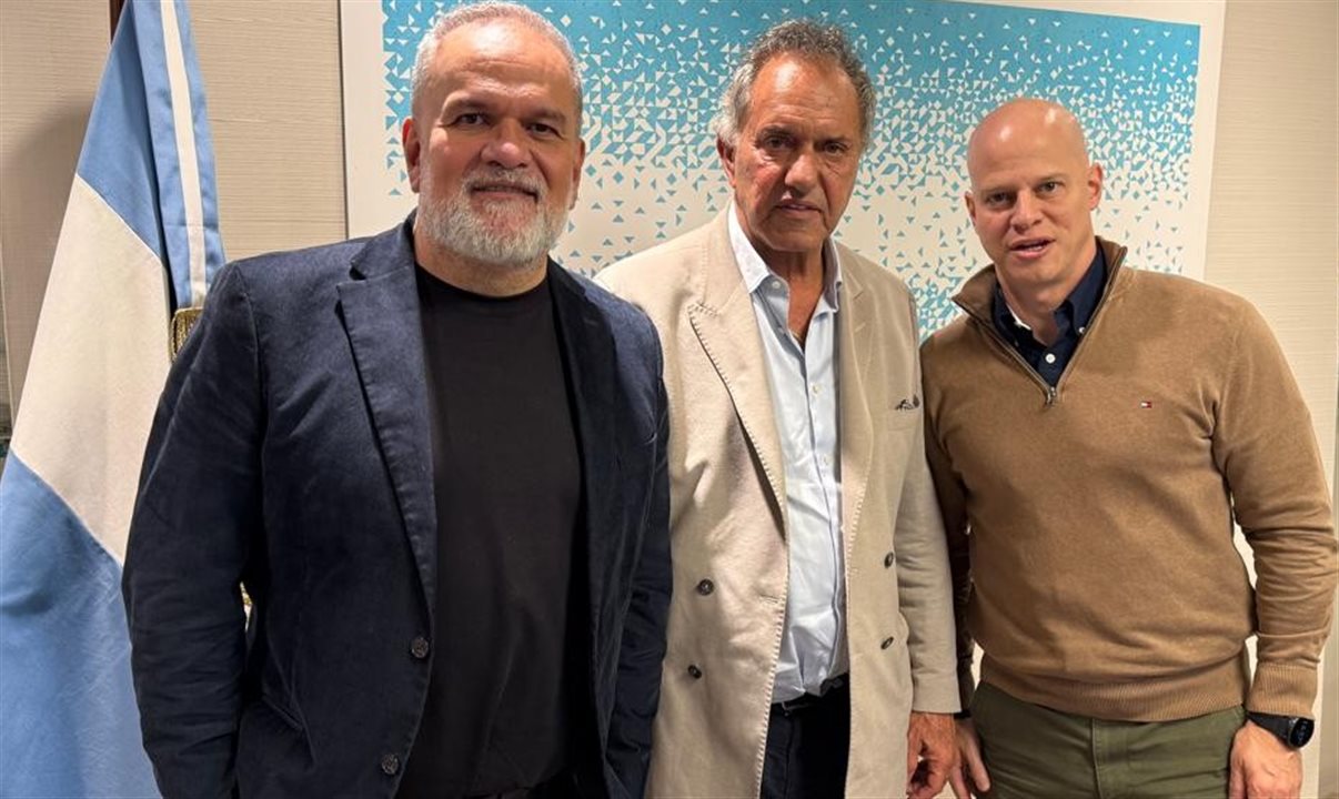 Artur Luiz Andrade, CCO da PANROTAS, o secretário de Turismo, Esportes e Ambiente Daniel Scioli e o CEO da PANROTAS, José Guilherme Alcorta