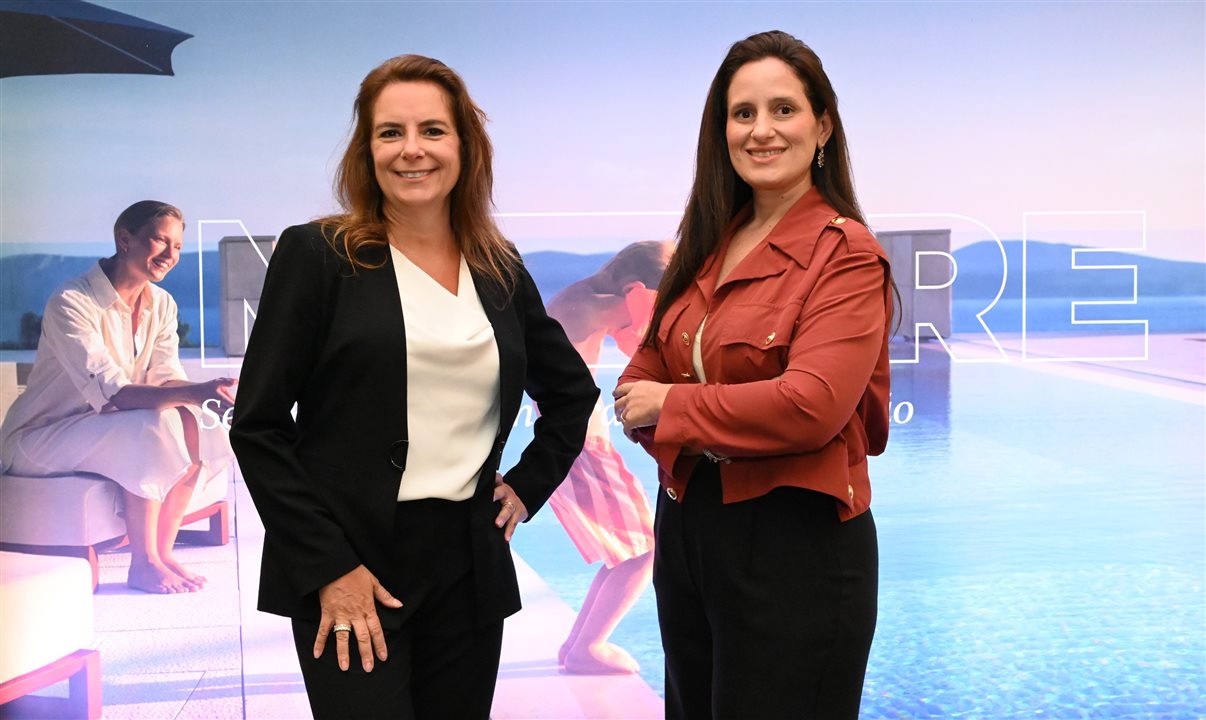 Antonietta Varlese, senior vice-presidente de Comunicação, Relações Institucionais e Sustentabilidade (ESG) da Accor para as Américas, ao lado de Roberta Vernaglia