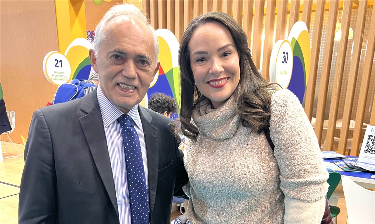Patrícia Bastos com Raimundo Carreiro, embaixador do Brasil em Portugal