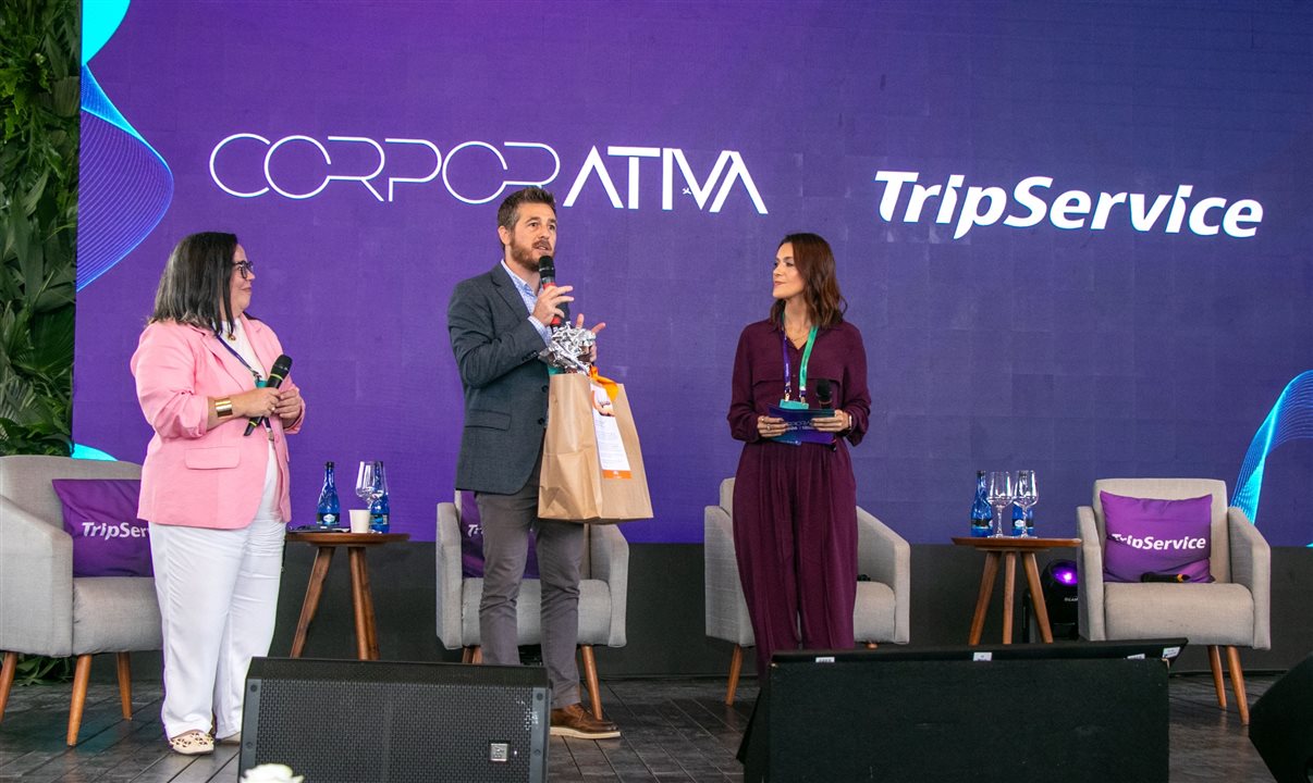 Andrea Matos, da Alagev, Danillo Barbizan, da Gol, e Bruna Heusi, da TripService, no Corporativa