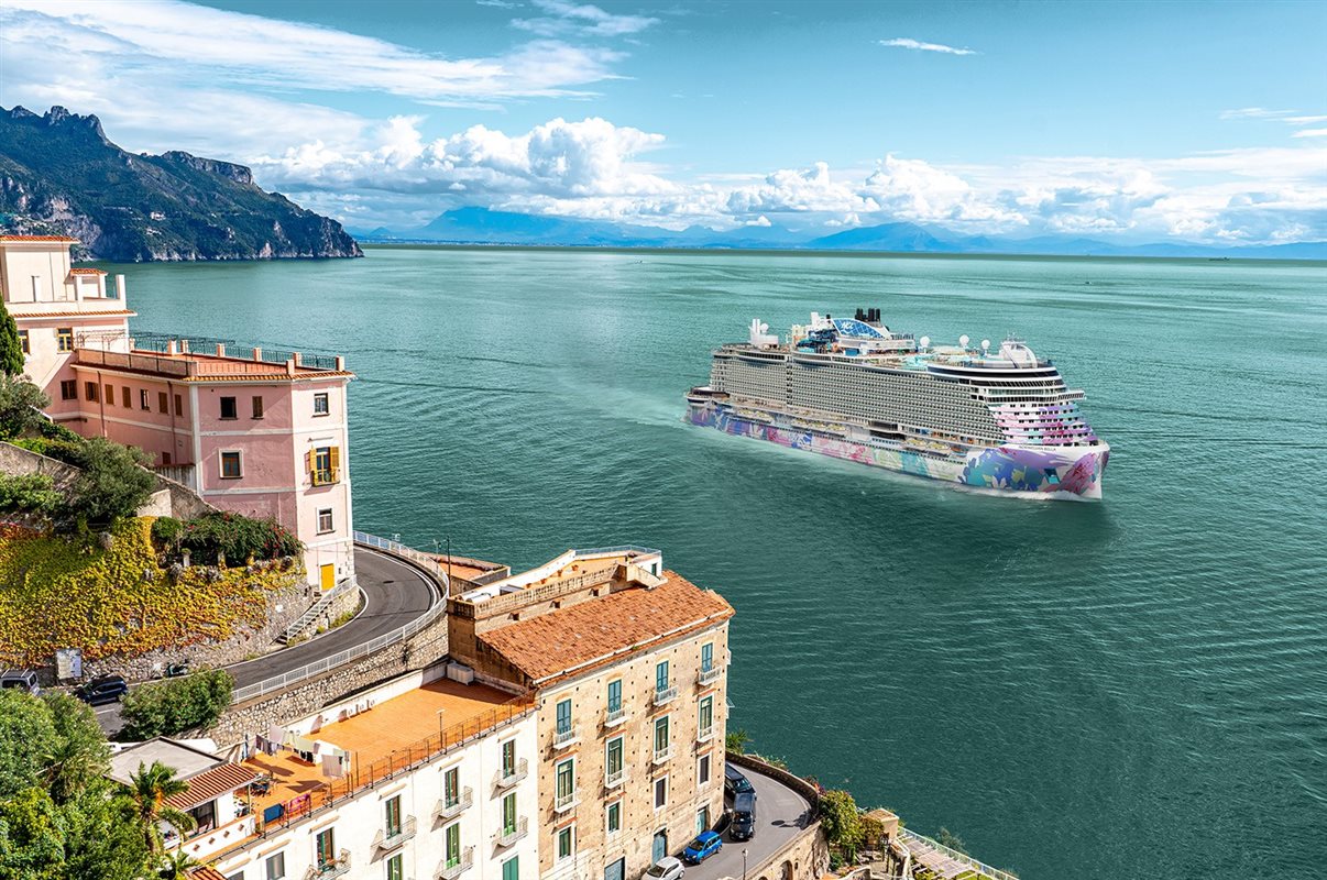 Norwegian Bella terá capacidade para 3.921 hóspedes e ficará entre os maiores navios da frota da NCL