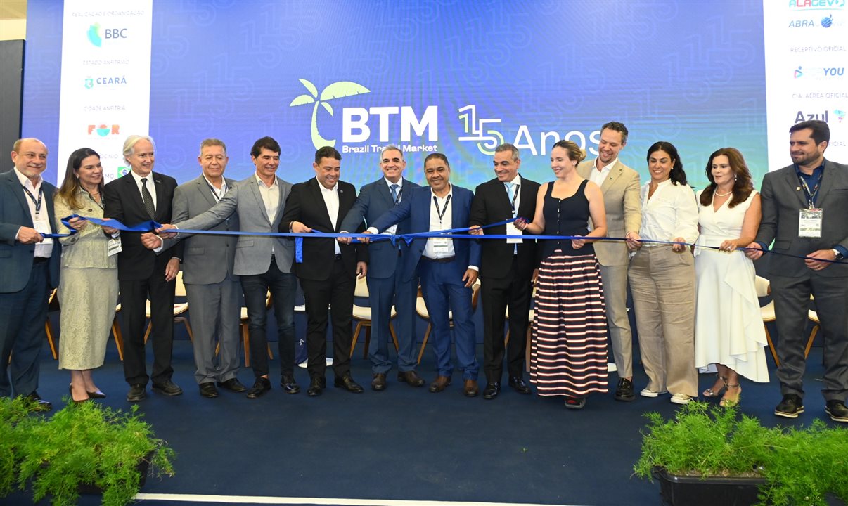 Autoridades do trade durante corte da fita que abriu oficialmente a BTM 2026