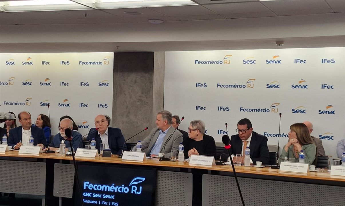 Debate abordou os efeitos das mudanças sobre os custos operacionais, a organização das equipes e os horários de funcionamento