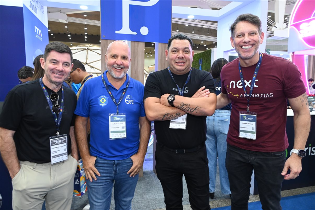 Alexandre Camargo, da Assist Card, Carlos Vazquez, da BRT, Marcelo Turek, da Assist Card, e Ricardo Sidaras, da PANROTAS