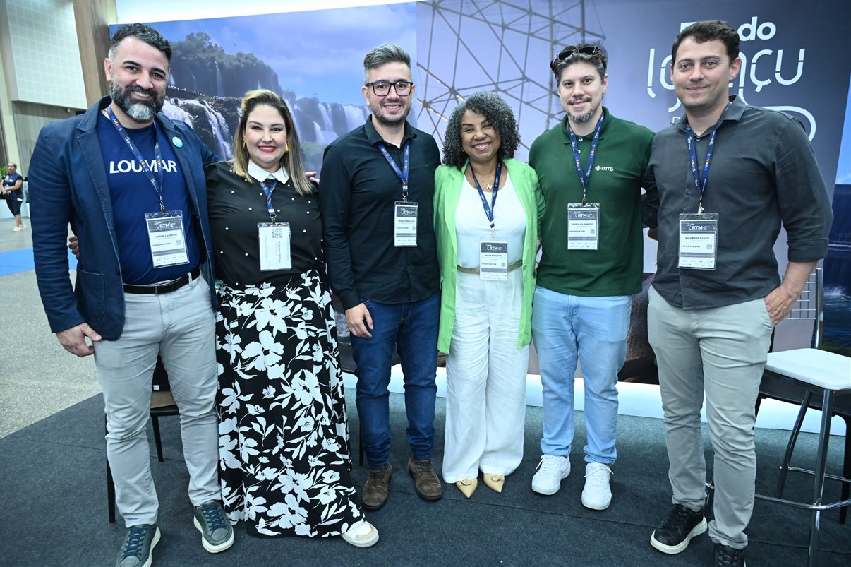 André Lacerda, da Loumar, Fabiana Zétola e Thiago Gonçalves, do Continental Inn Hotel, Neumari Brites, de Foz do Iguaçu, Gustavo Benitez, da MMC Turismo, e Mauricio Gluck, do Viale Hotéis