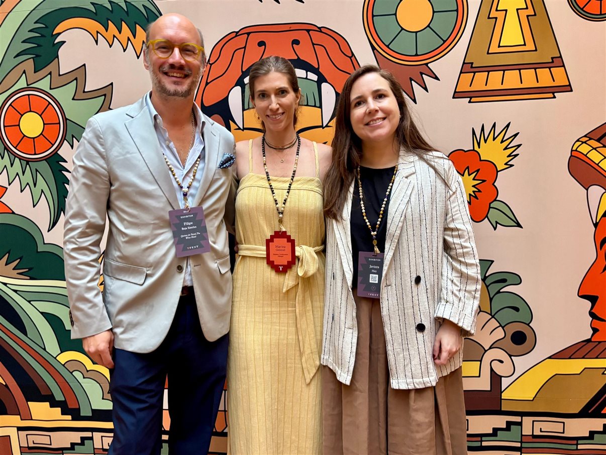 Marina Generali, executiva para a América do Sul, entre Filipe Beja Simões, da Quinta do Paral, e Javiera May, do Las Torres de la Patagonia