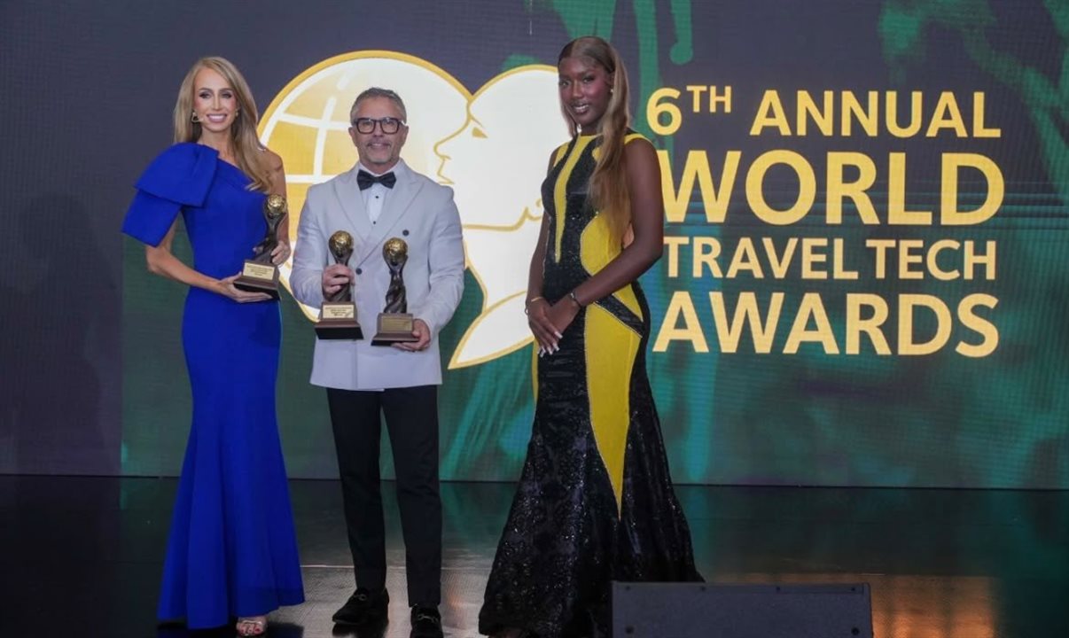 Maurício Peralta, representante da TBO, na premiação