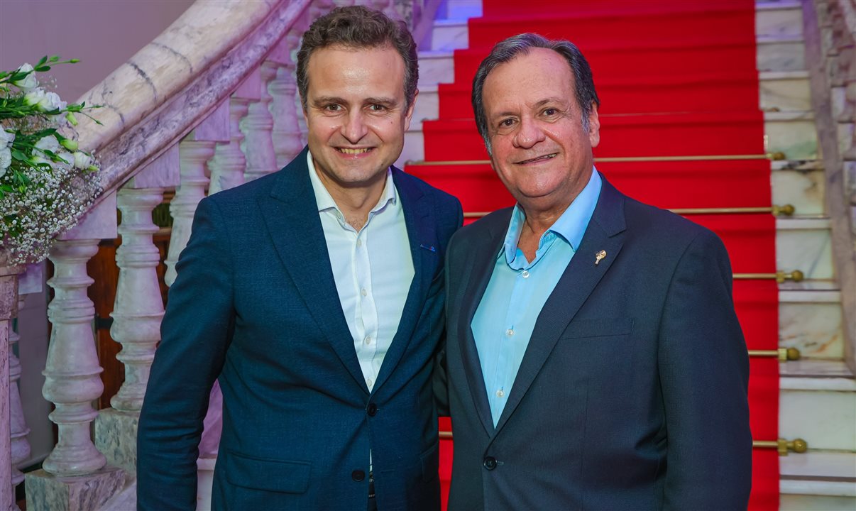 Guilhem Mallet, diretor geral da Air France-KLM para a América Latina, ao lado de Maurício Bacelar, secretário de Turismo do Estado da Bahia