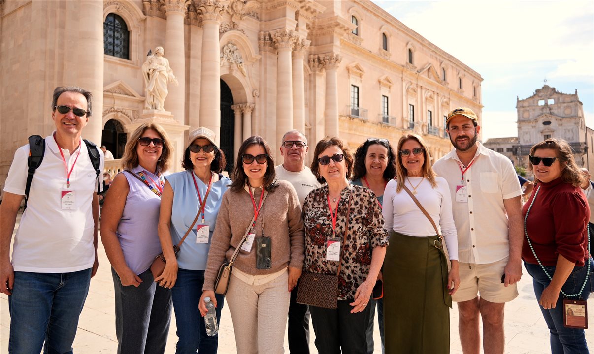 Agentes de viagens em mais um dia do famtour da Flot
