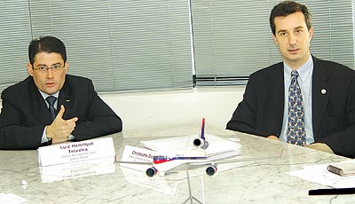 Luiz Henrique Teixeira e Christophe Didier, na sede da Delta em São Paulo.